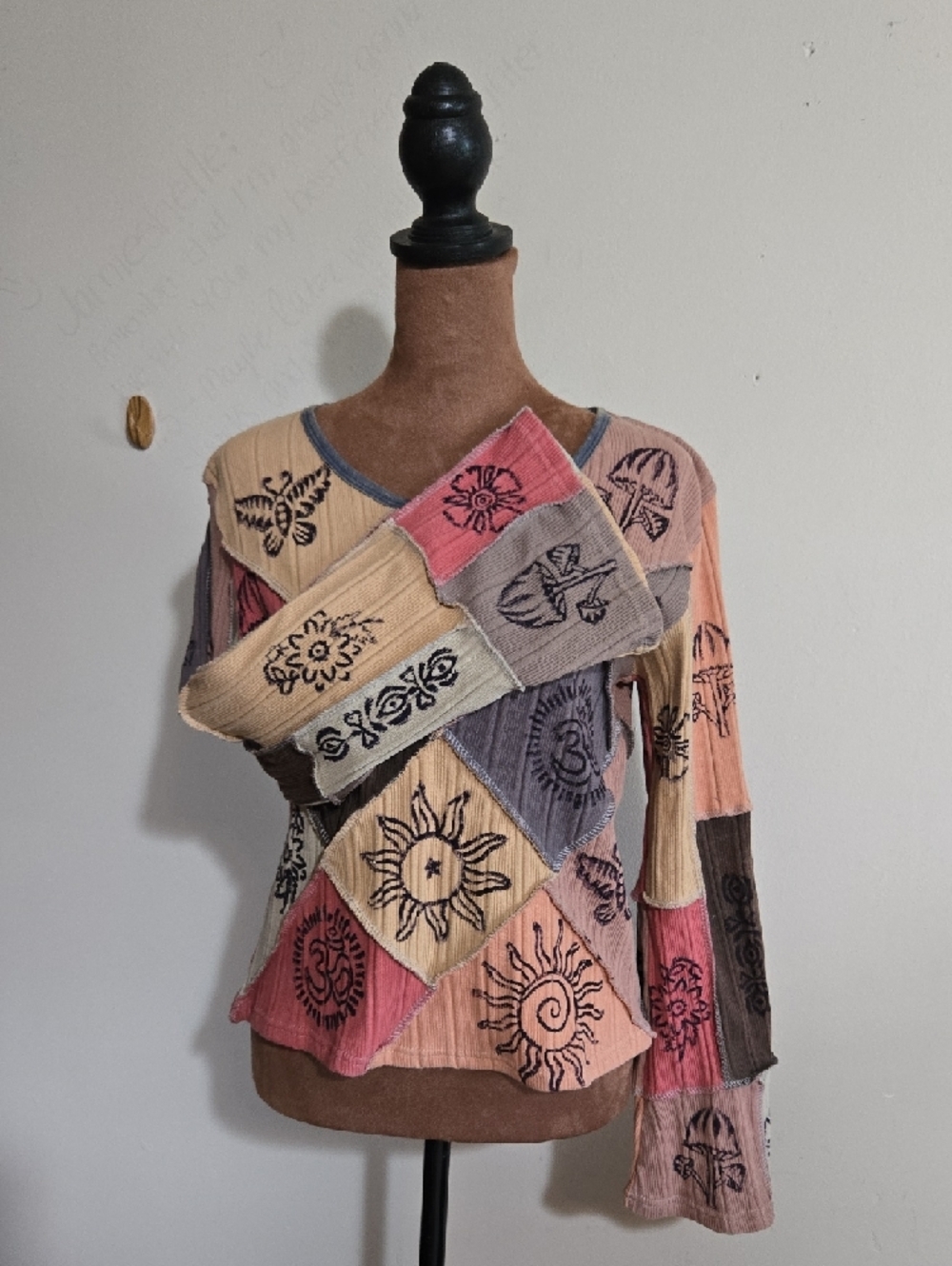 Y125 NWT Yak N Yeti Jungle Dreams Boho Patchwork Multi Color Bell Sleeve Top - Picture 5 of 10